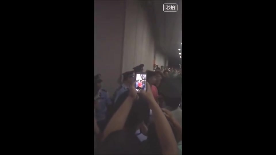 敢罵我老婆?當(dāng)年郜林扔鞋欲暴打嘴臭球迷