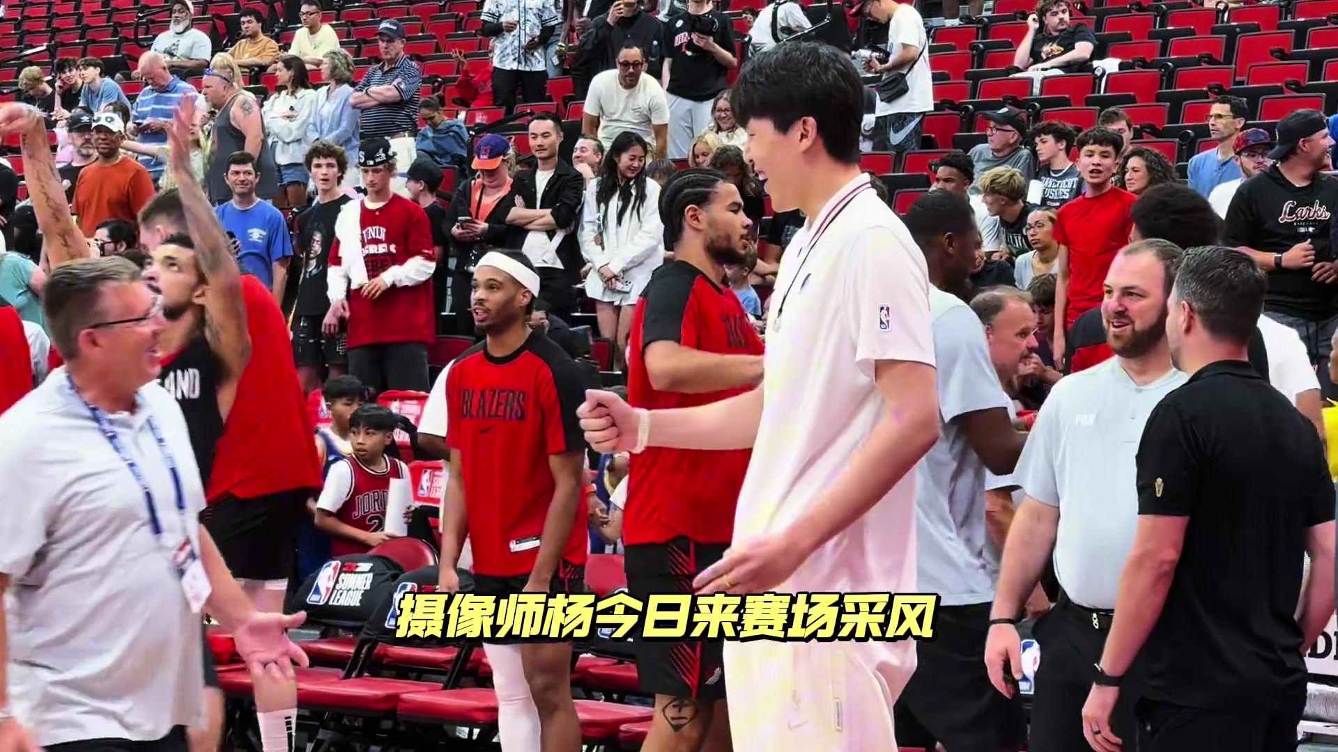 今天是攝影師小楊看來?xiàng)铄纳缗傩砸呀?jīng)完全爆發(fā)了