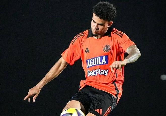 記者：迪亞斯已告知利物浦，無(wú)新合同則拜仁為去處。