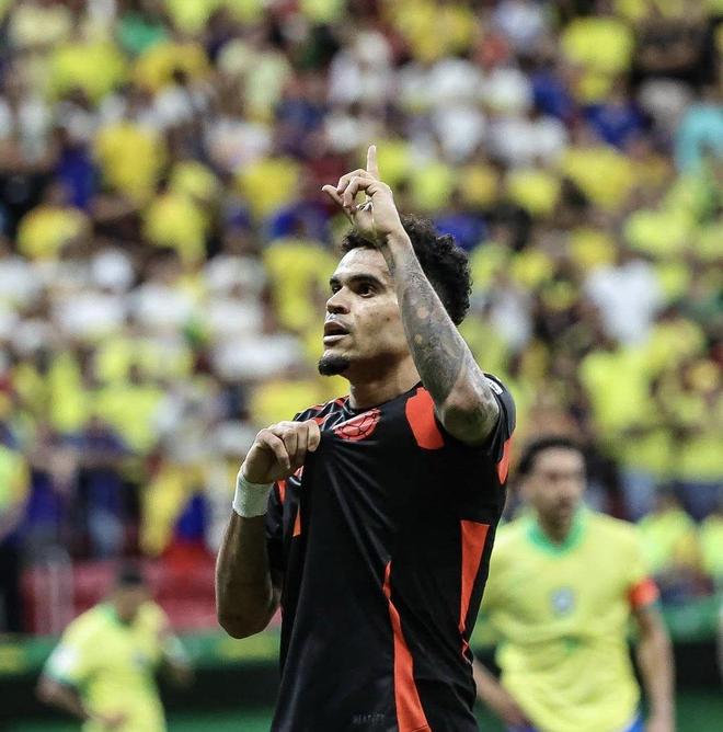 法媒：拜仁將報(bào)價(jià)7000萬(wàn)歐+獎(jiǎng)金求購(gòu)迪亞斯，幾小時(shí)后見(jiàn)分曉。