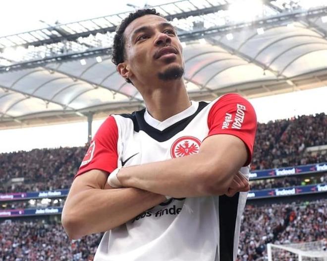 紅軍埃基蒂克：上季22球12助，德甲賽季最佳陣成員。