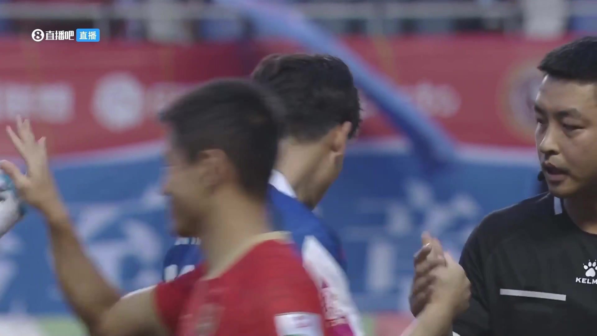 上海嘉定三名球迷跨越千里赴石家莊這才是足球最原始的熱愛(ài)