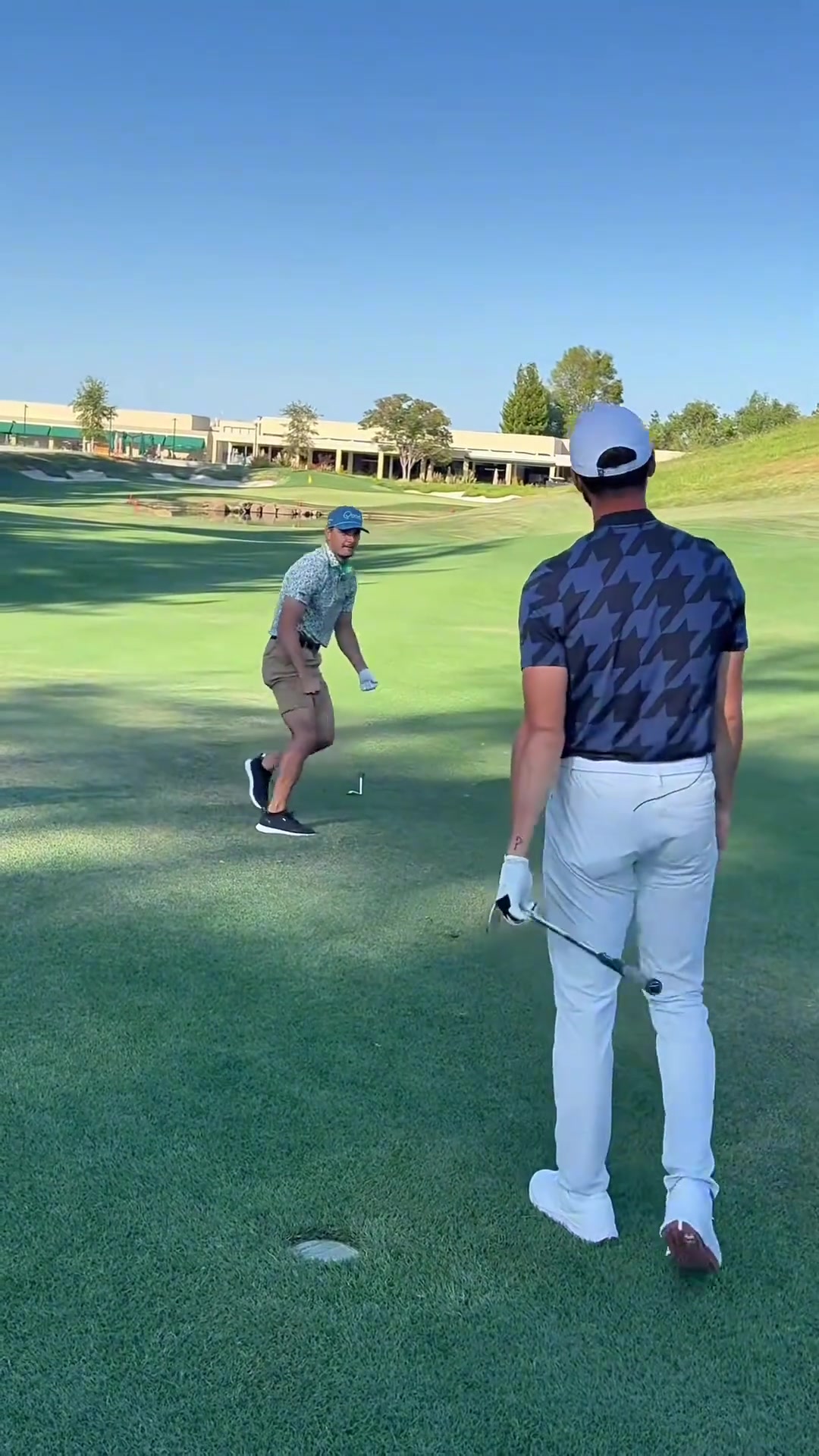 庫里下賽季的慶祝動(dòng)作學(xué)到了回家狂練