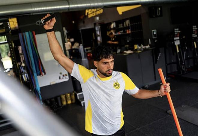 魯爾康復(fù)無(wú)望，詹季受影響；多特引援計(jì)劃或受挫。