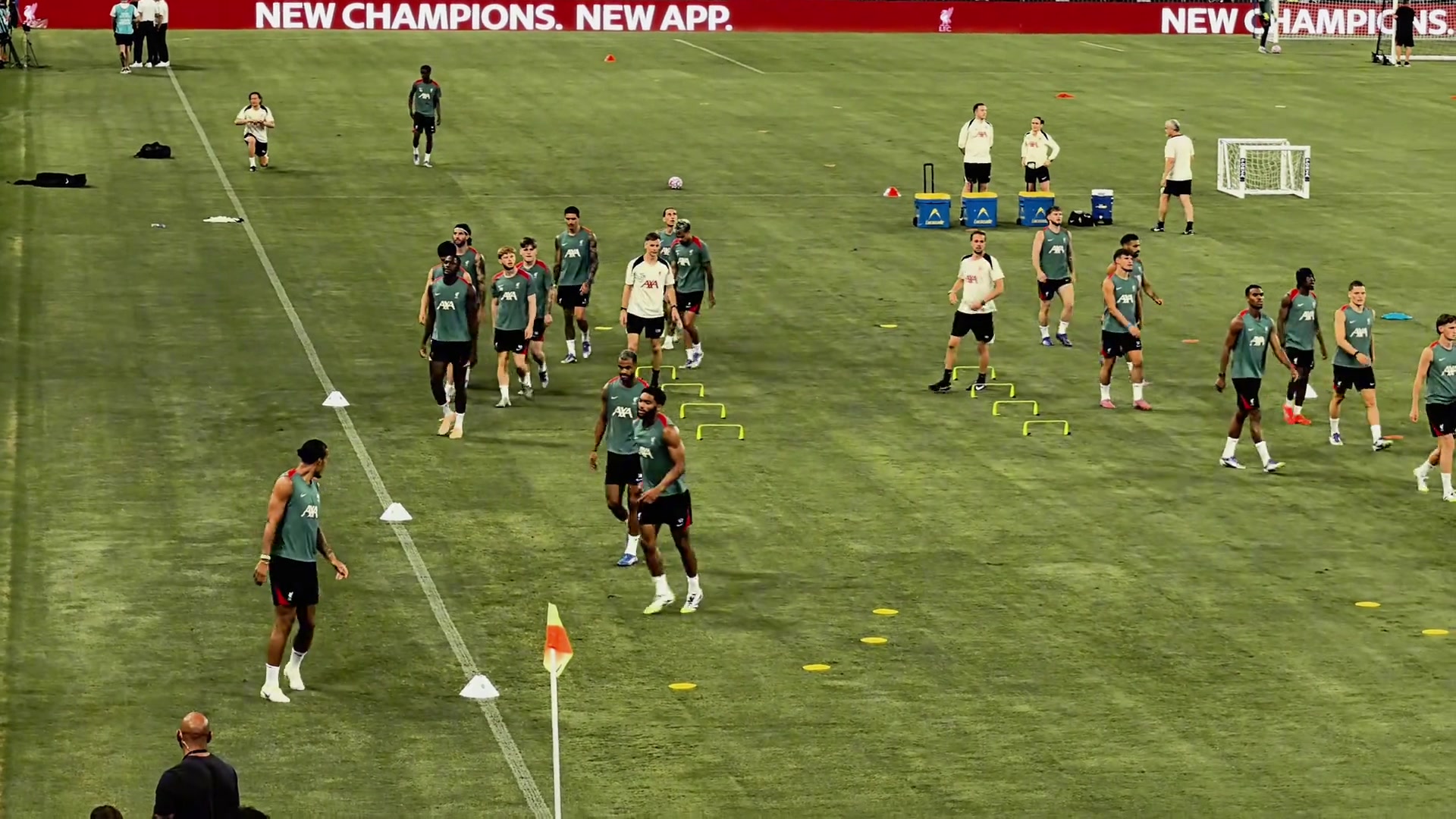 來(lái)自英超衛(wèi)冕冠軍的壓迫感