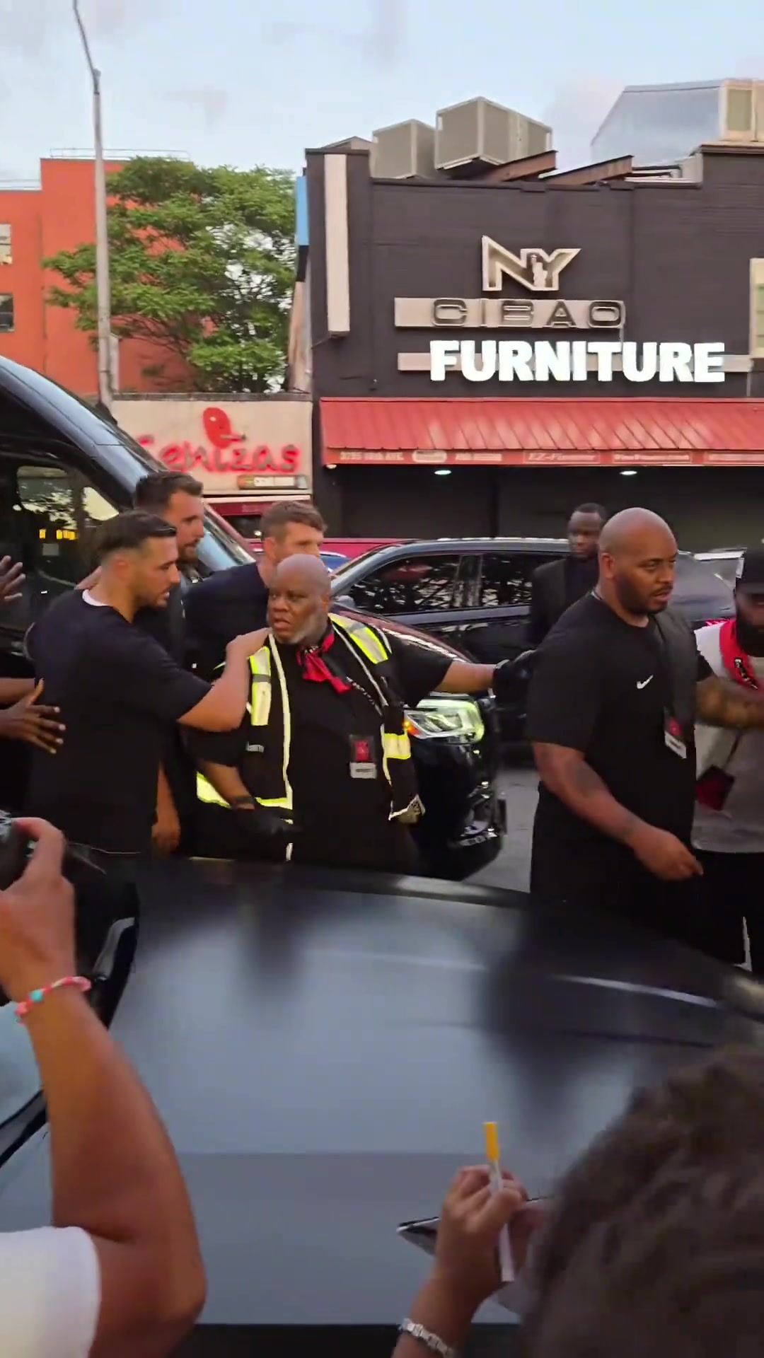 東契奇安保人員必須要做到位77真的是吸粉無數(shù)了