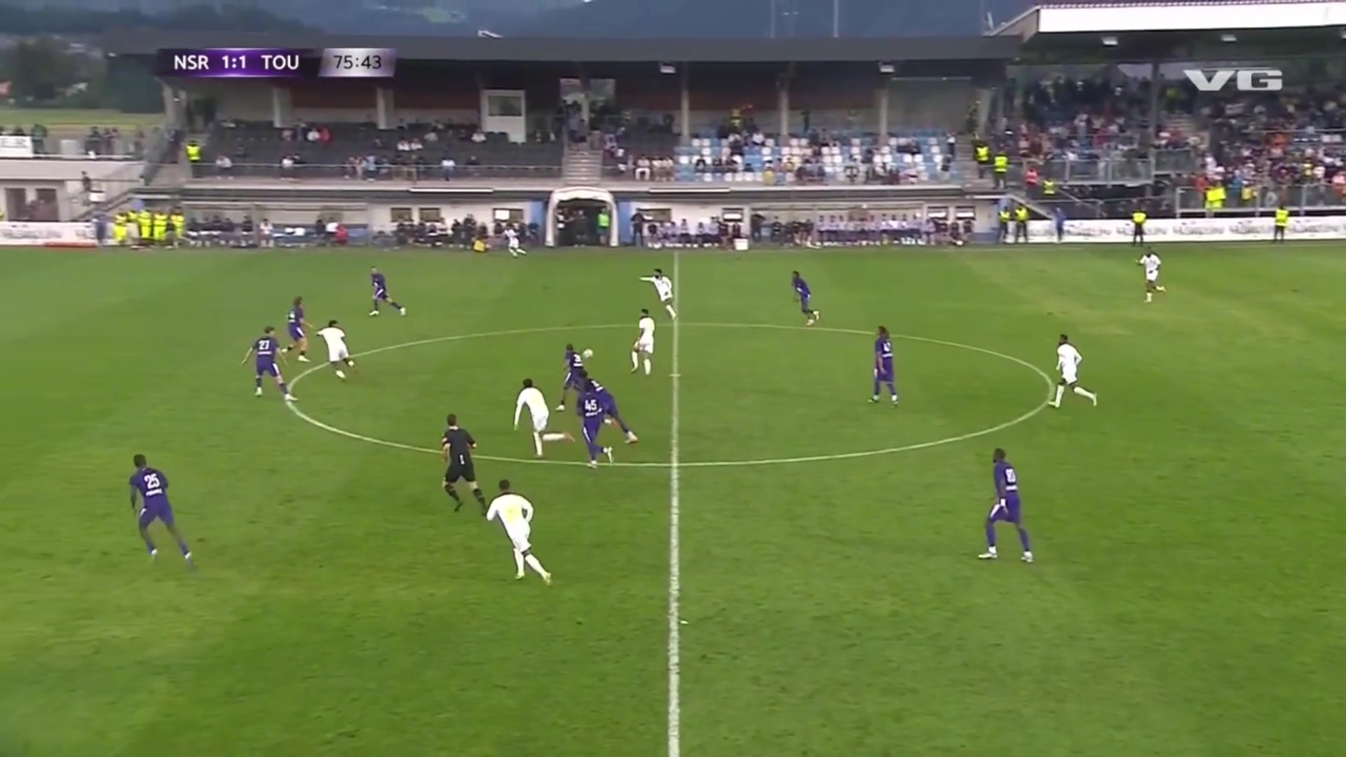 利雅得勝利反超比分納瓦夫右路下底挑傳門(mén)前馬蘭頭球破門(mén)