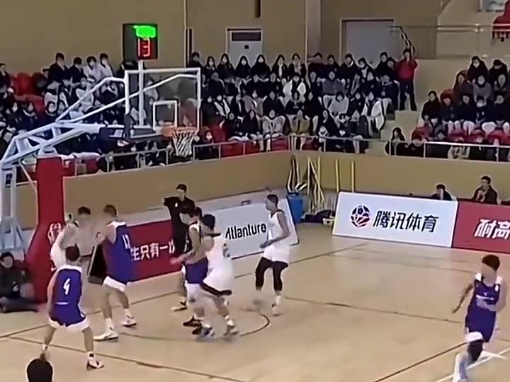 真認不太出來楊瀚森高中是這樣打球的天賦展現(xiàn)得淋漓盡致