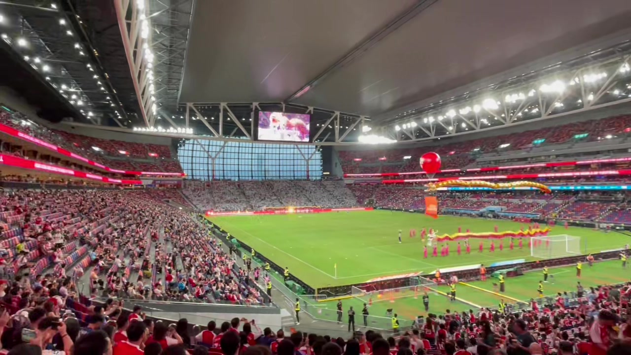 傳統(tǒng)文化阿森納vs熱刺賽前進行舞龍舞獅表演