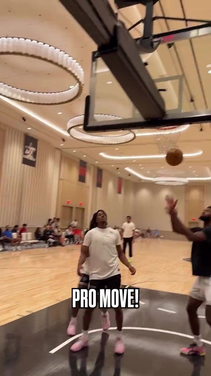 保羅在拉斯維加斯精英訓(xùn)練營(yíng) 再秀招牌翻身跳投