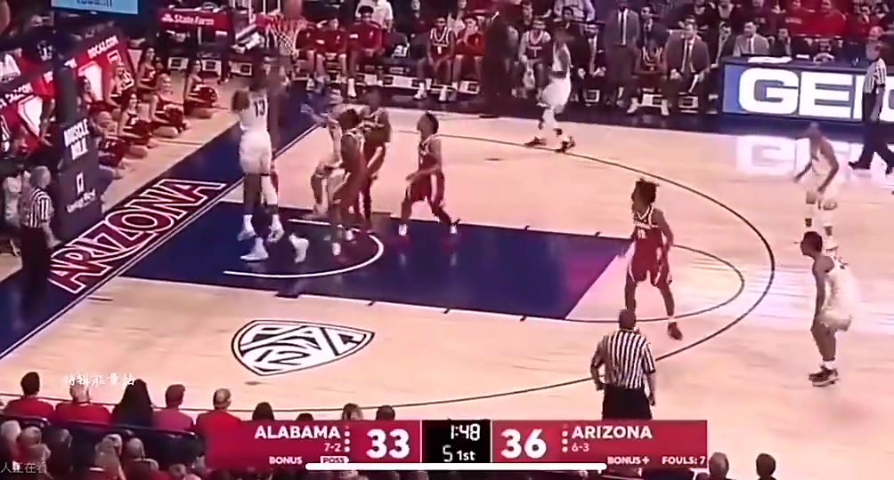 18年艾頓為何能力壓東契奇成為狀元在大學(xué)時(shí)打球居然如此殘暴