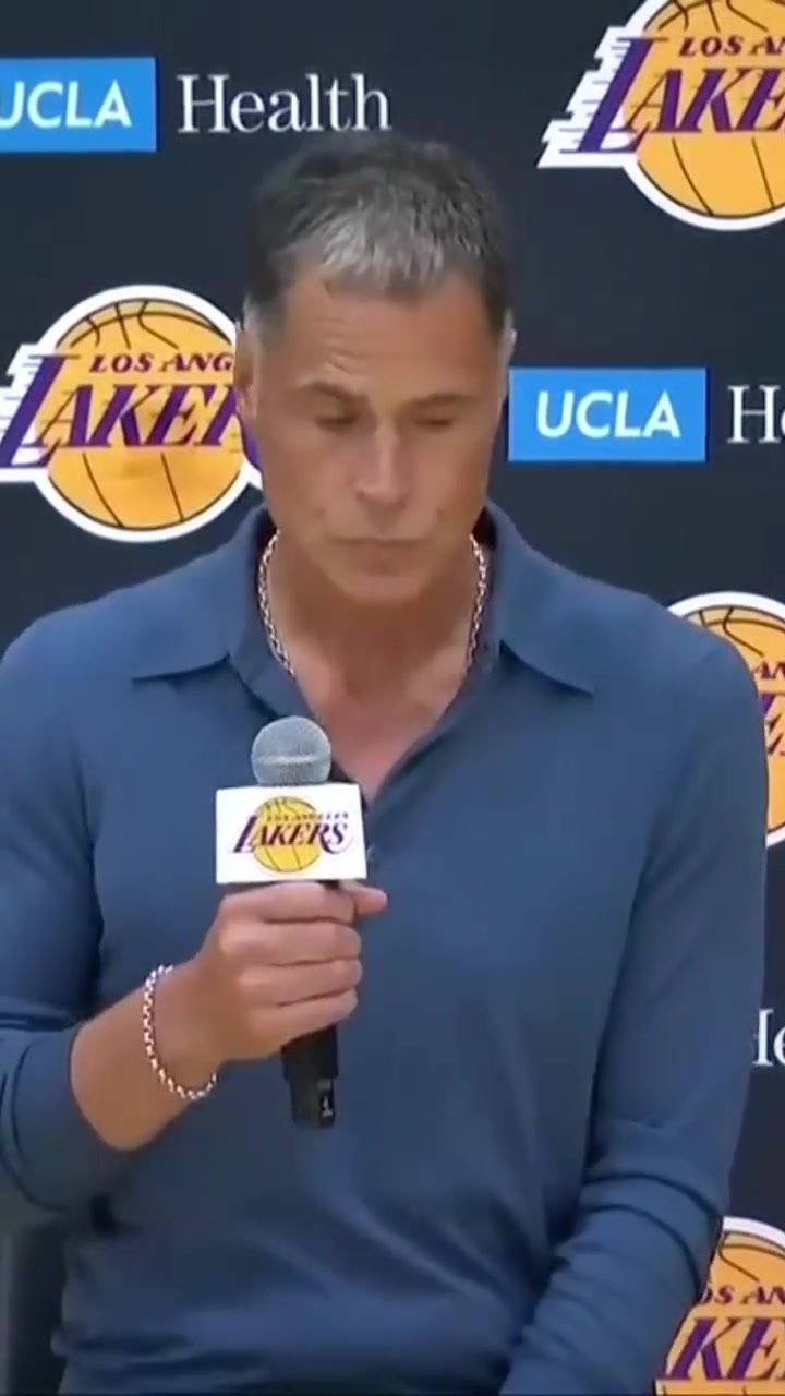 人走茶涼佩林卡我們會尊重老詹的決定如果他有機會在湖人退役會很好