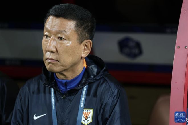 崔康熙傷勢(shì)未愈，回韓治療歸期待定，兩年帶隊(duì)成績(jī)下滑至最差。