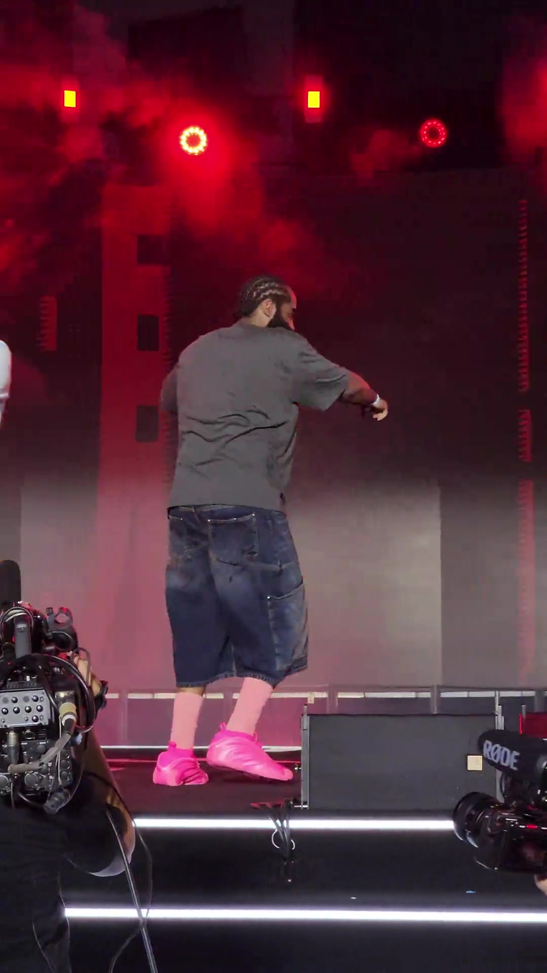 看來(lái)哈登也是很喜歡大展宏圖這首歌啊