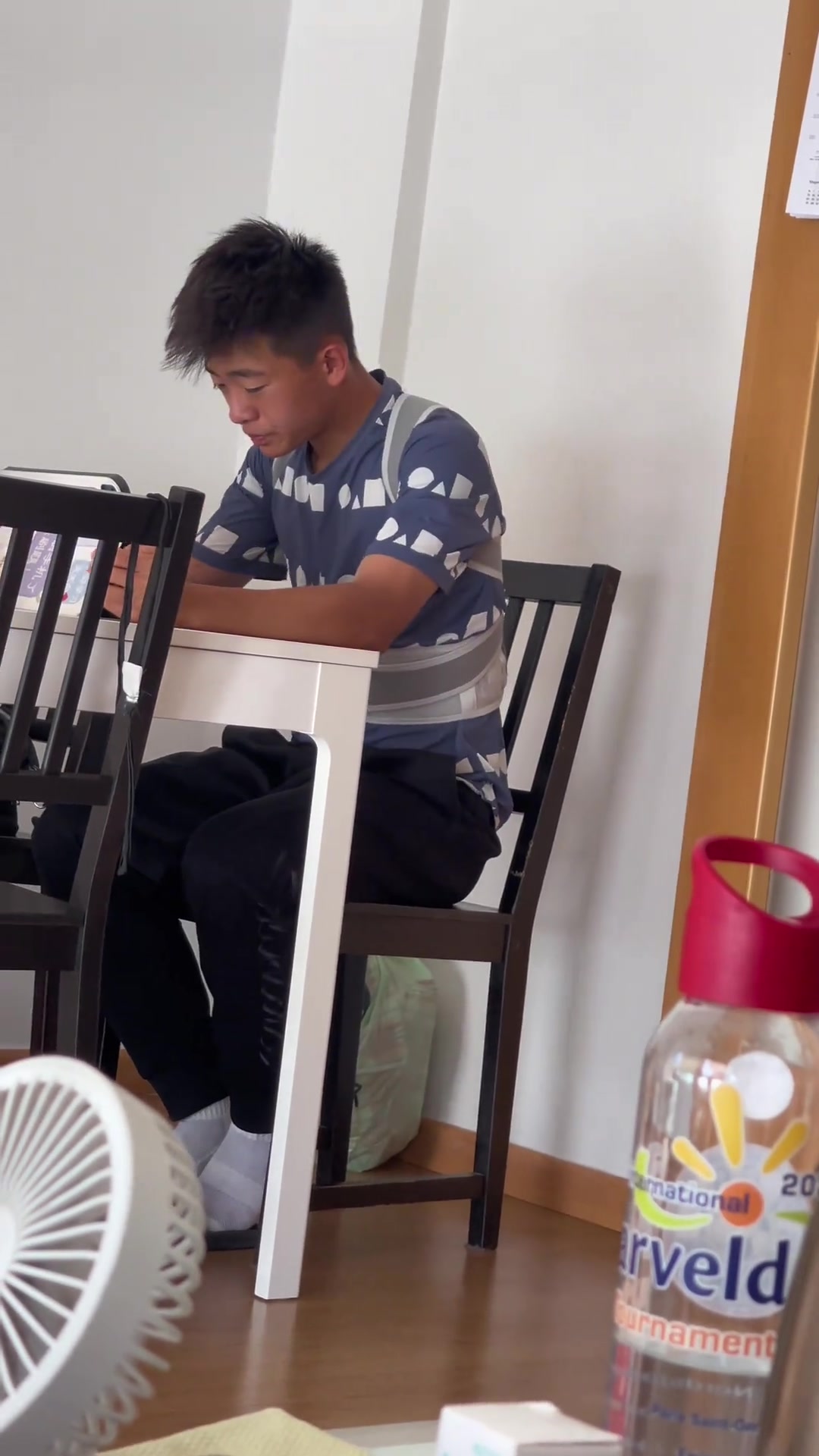 硬核鄺兆鐳家人放出學(xué)西班牙語(yǔ)片段這口音聽(tīng)起來(lái)好有趣