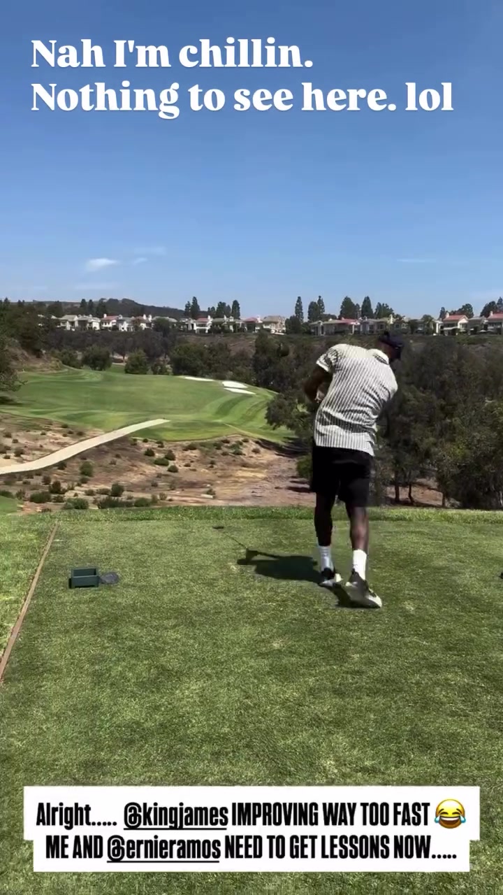 詹姆斯打高爾夫被朋友夸贊回應(yīng)道我就隨便打打