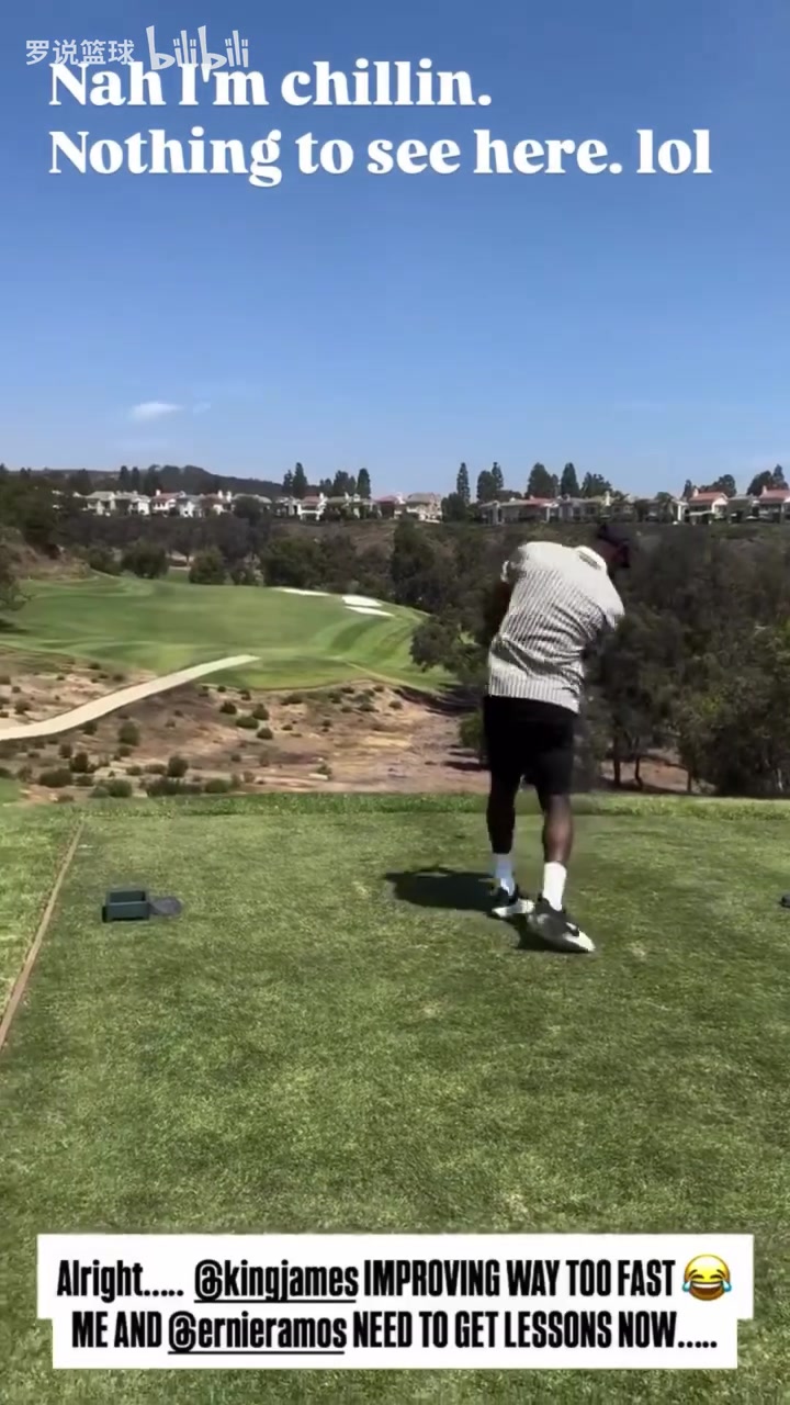 輕松加愉快詹姆斯休賽期高爾夫進(jìn)步明顯與妻子一起練普拉提