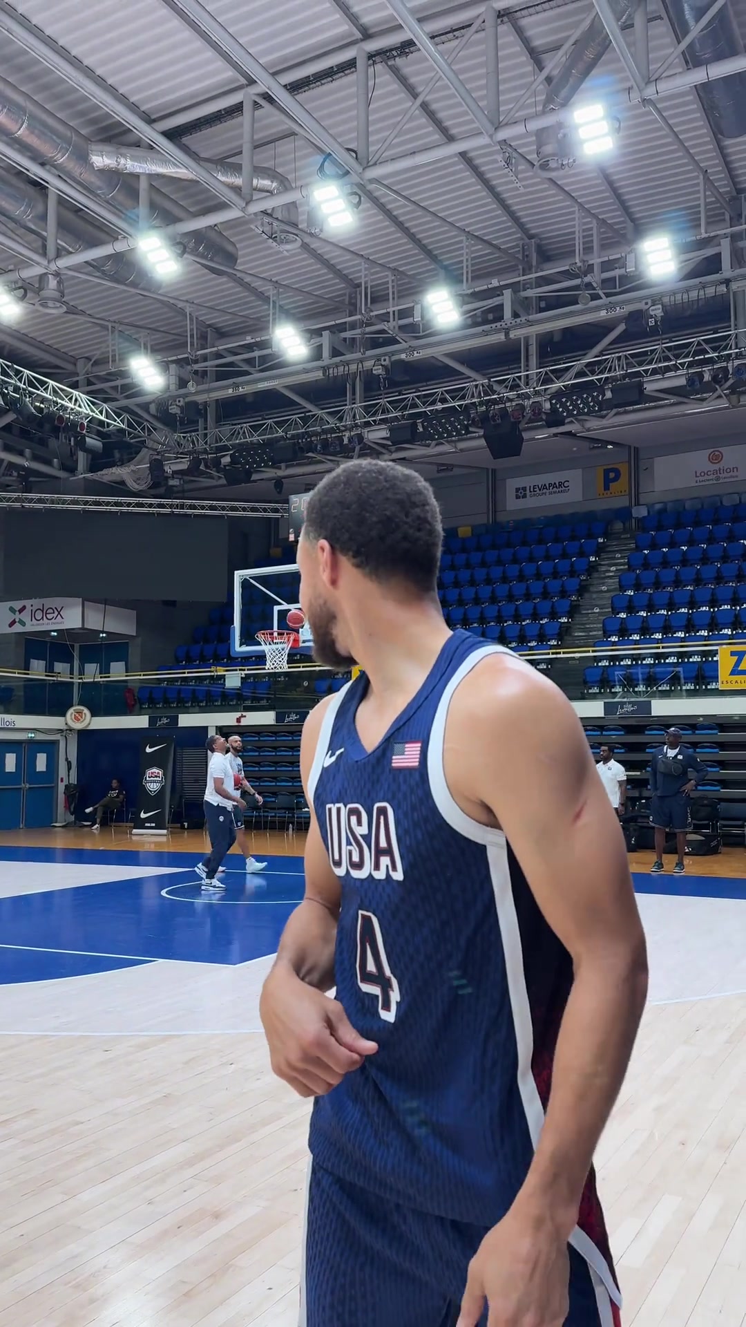 庫里幾次反彈地板都進(jìn)了確實(shí)有點(diǎn)說法