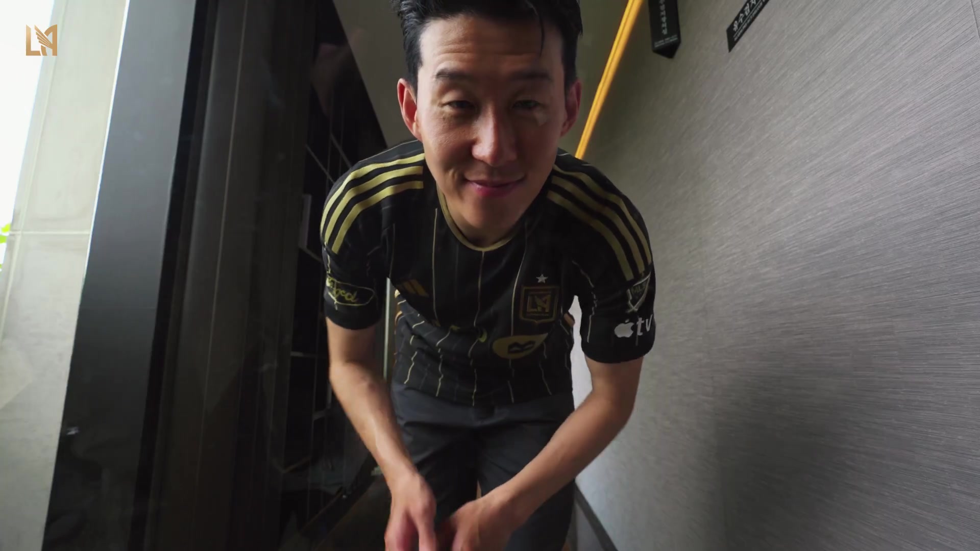 孫哥向你打招呼洛杉磯FC發(fā)布孫興慜簽名視頻