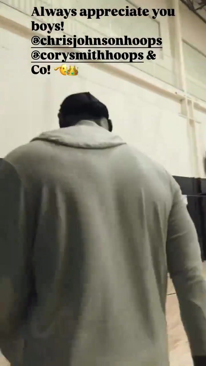 40歲正是奮斗的好年紀老詹休賽期猛練扣籃終結