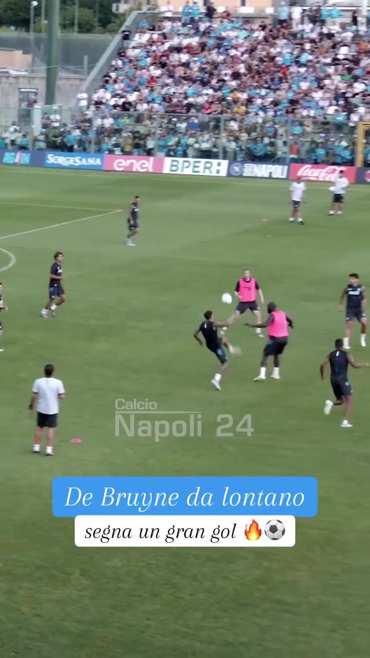 黃金搭檔那不勒斯訓(xùn)練賽盧卡庫助攻德布勞內(nèi)破門