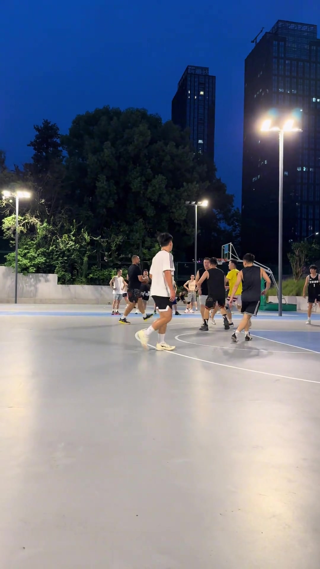 西熱力江野球場(chǎng)單打失敗被指太慢隨即在評(píng)論區(qū)破防