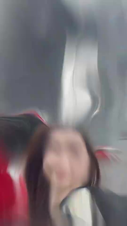 佩服啊水亦詩30歲時(shí)從央視離職離開北京是因?yàn)閻矍? title=