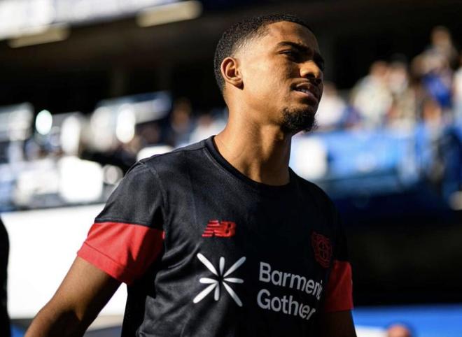 阿德利淚別藥廠球迷，未獲轉(zhuǎn)會(huì)許可