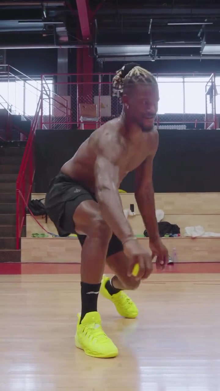 5千萬貴嗎巴特勒中國行期間也沒忘了每天堅持訓(xùn)練