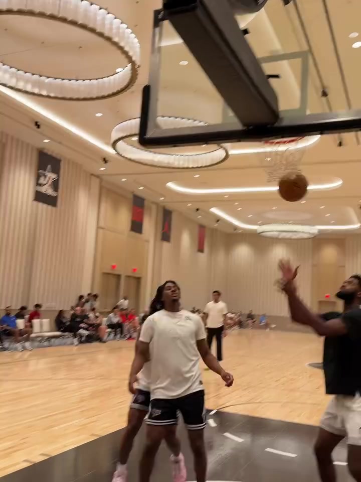 炮哥老當(dāng)益壯保羅背運(yùn)后轉(zhuǎn)身銜接后仰跳投這套連招真的帥啊