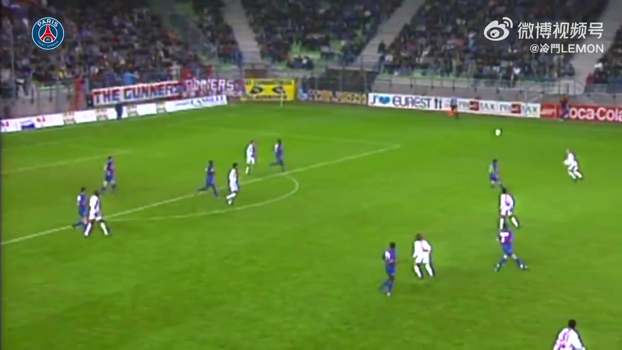 堪比范巴斯滕的超級世界波來自巴黎球員弗朗西斯太炸裂