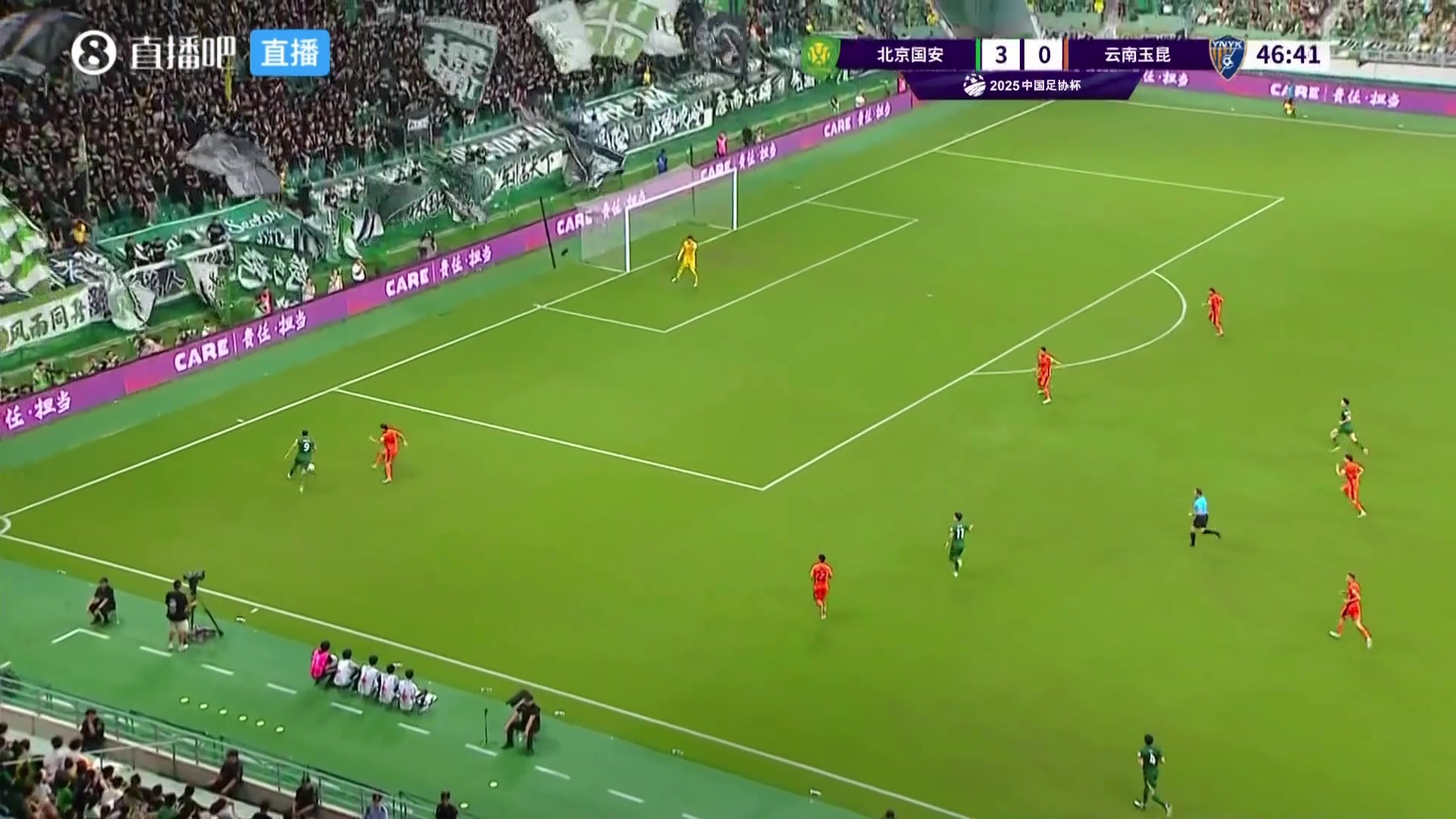 這狀態(tài)被摁在替補席張玉寧邊路生吃對手強行抹進禁區(qū)打門