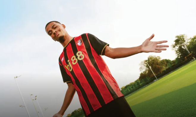 勒沃庫森邊鋒阿德利加盟伯恩茅斯，簽約五年。