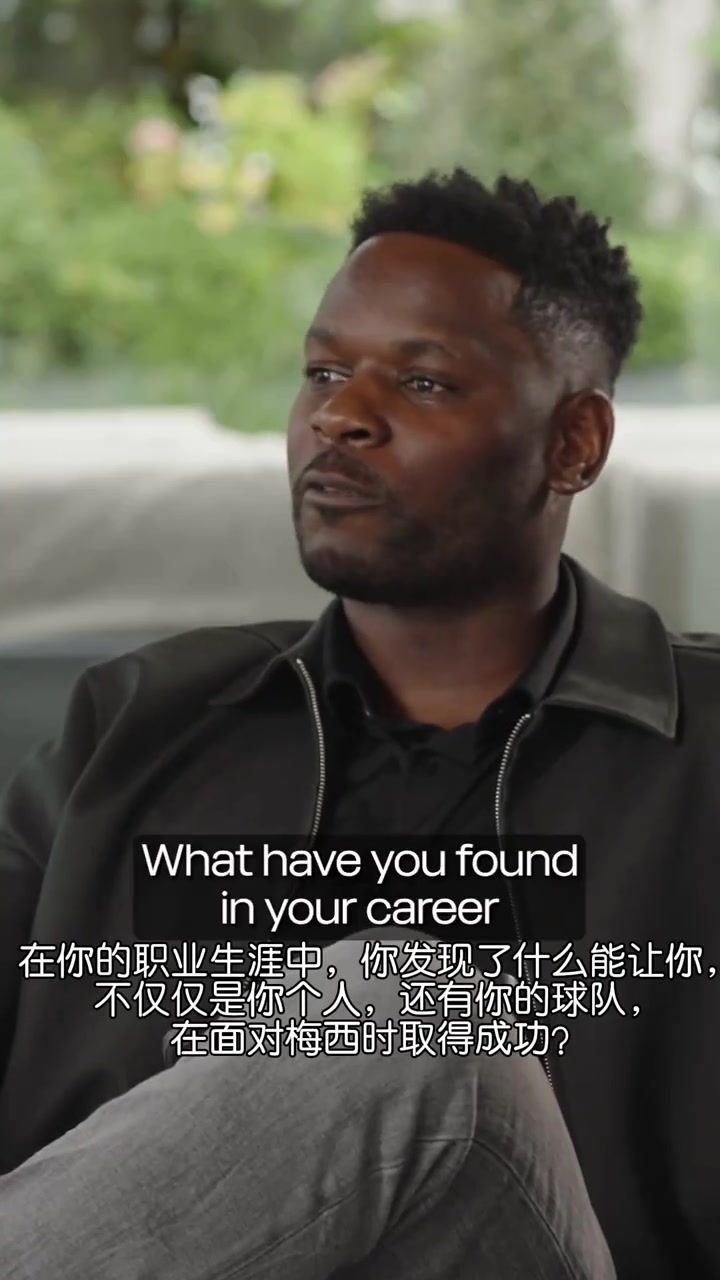 梅西更優(yōu)雅穆勒生涯前十年我一直支持C羅但年長(zhǎng)后支持梅西