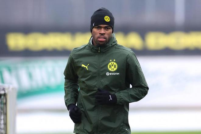 羅馬諾：楚克烏梅卡已達(dá)多特蒙德，周一體檢。