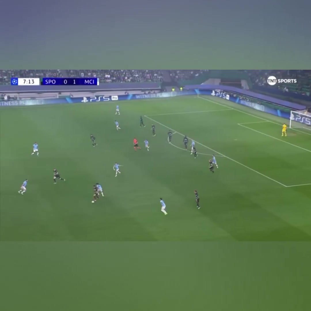 國外球迷新賽季面對(duì)曼聯(lián)約克雷斯會(huì)上演這樣的場(chǎng)景嗎