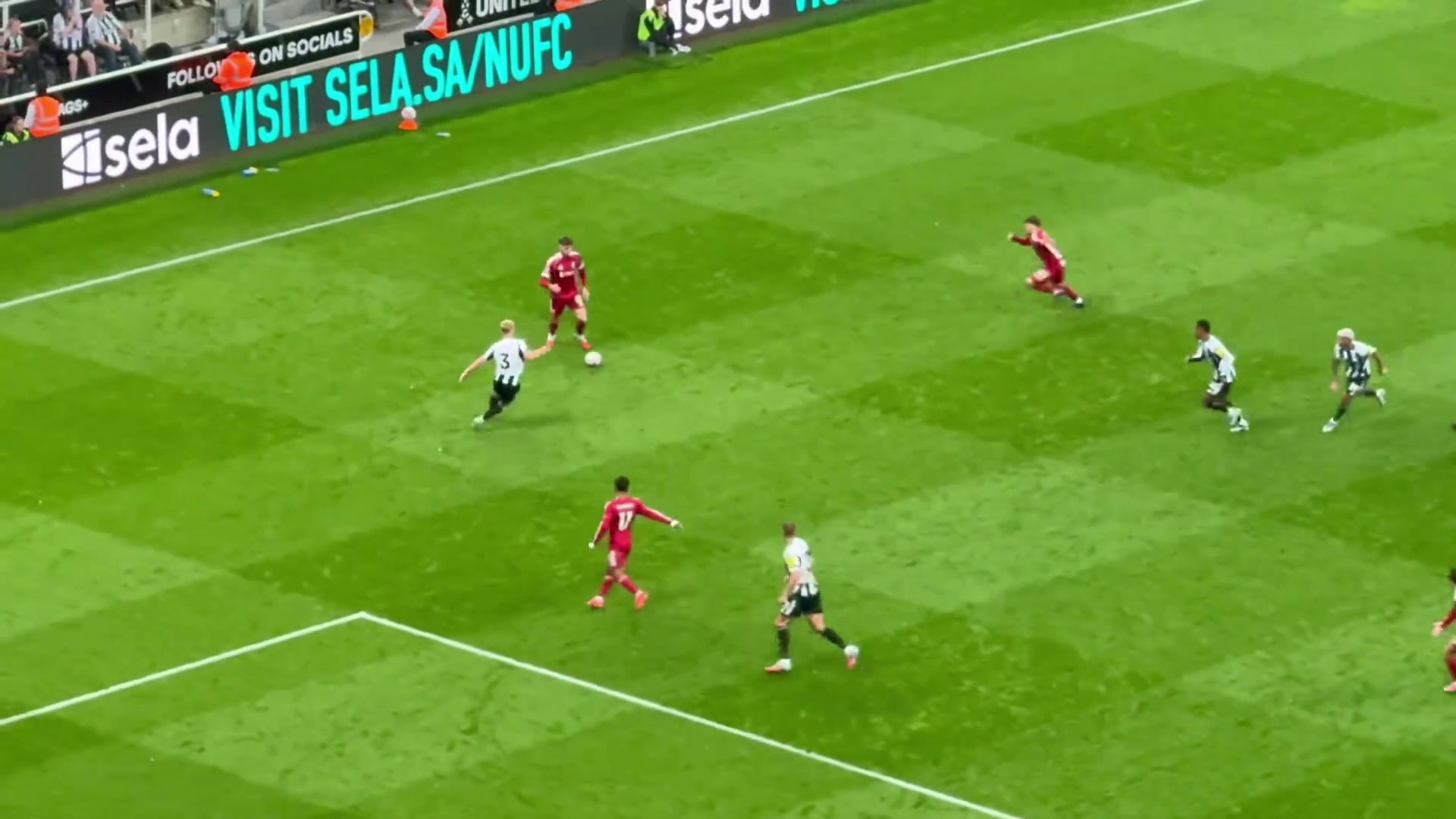 英雄出少年球迷視角看利物浦16歲小將恩古莫哈推射破門絕殺紐卡