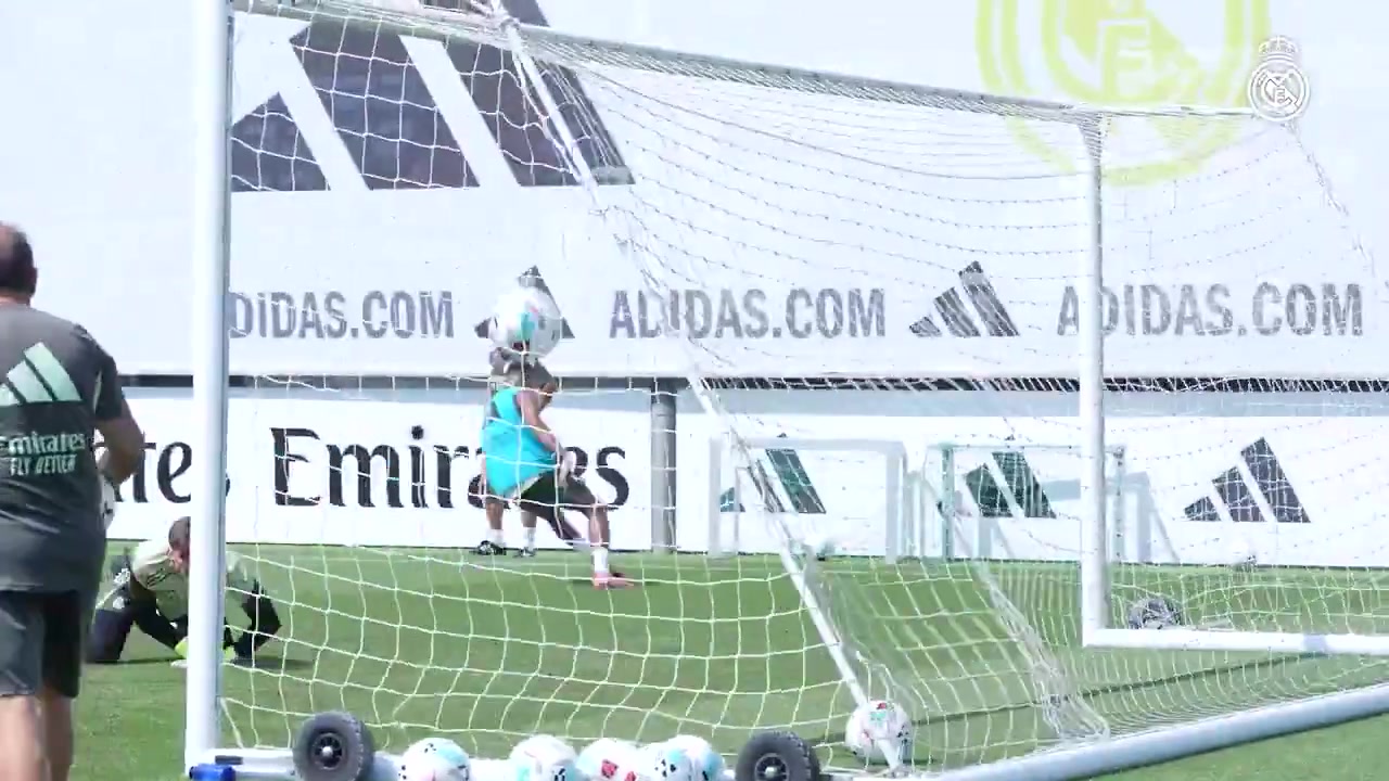 呂迪格怒推也沒用姆巴佩訓(xùn)練賽上演蠻不講理進(jìn)球