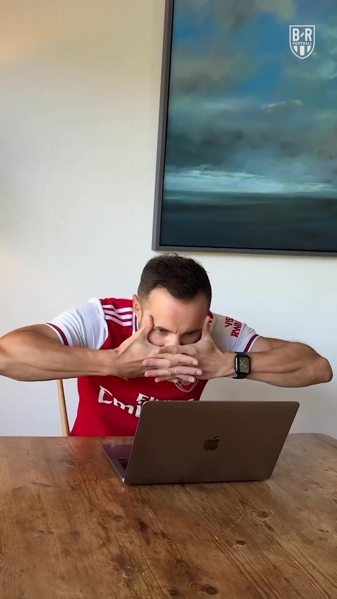 外媒惡搞當(dāng)你做任何事都配上約克雷斯的面具慶祝