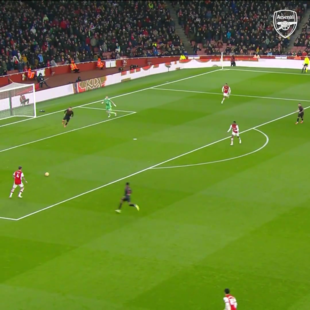 現(xiàn)在槍手還能踢出這樣的足球嗎阿森納球迷這球美如畫