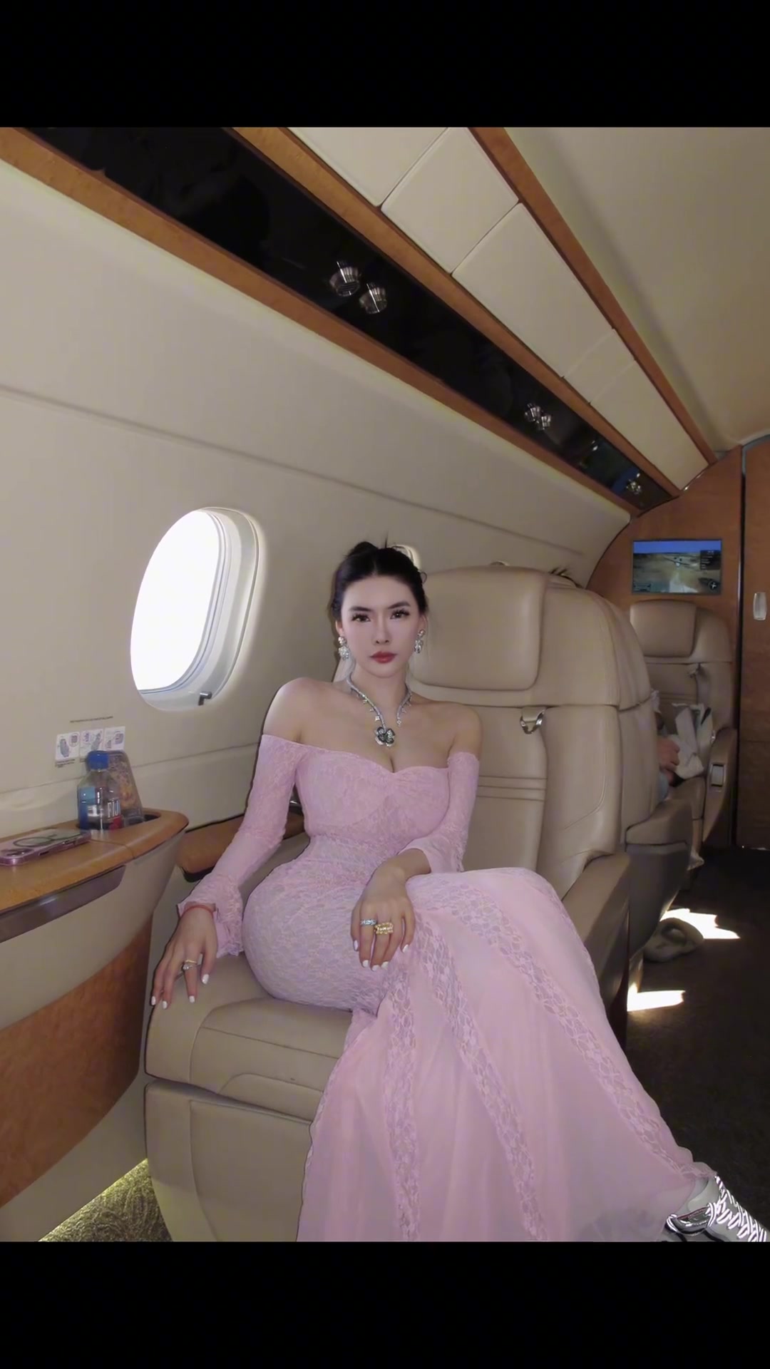 不是姐妹嗎和巴特勒逛賭城的華人美女和女兒第二次參加全明星