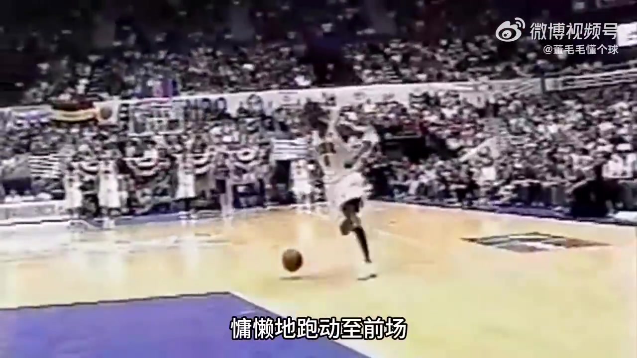 麥迪在美國(guó)男籃遭遇對(duì)手挑釁隨后用囂張的舉動(dòng)做出回應(yīng)