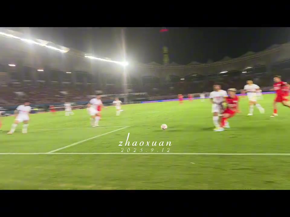 無奈現(xiàn)場實拍鐘義浩亂戰(zhàn)破門瞬間國安眾將呆若木雞