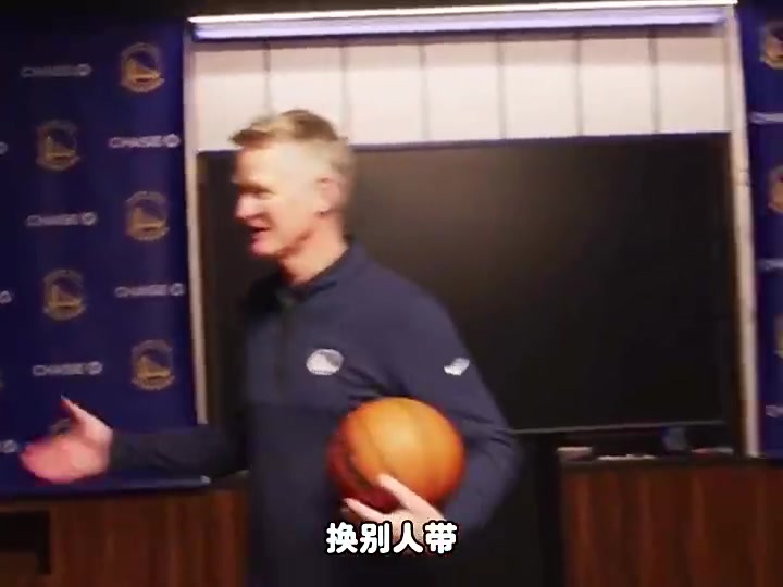 對冠軍教頭的認(rèn)可楊毅勇士要是沒有科爾成就絕對不如今天