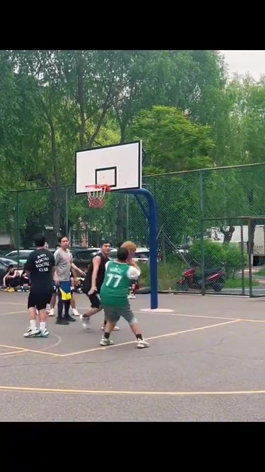 事實證明打球是減不了肥的東契奇的胖粉絲打球有多地板流