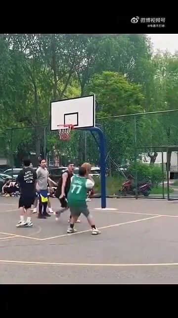 這身材這技術(shù)真是一名完美的東契奇球迷啊