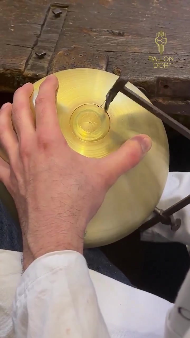 金球獎(jiǎng)獎(jiǎng)杯原來是這樣制作的