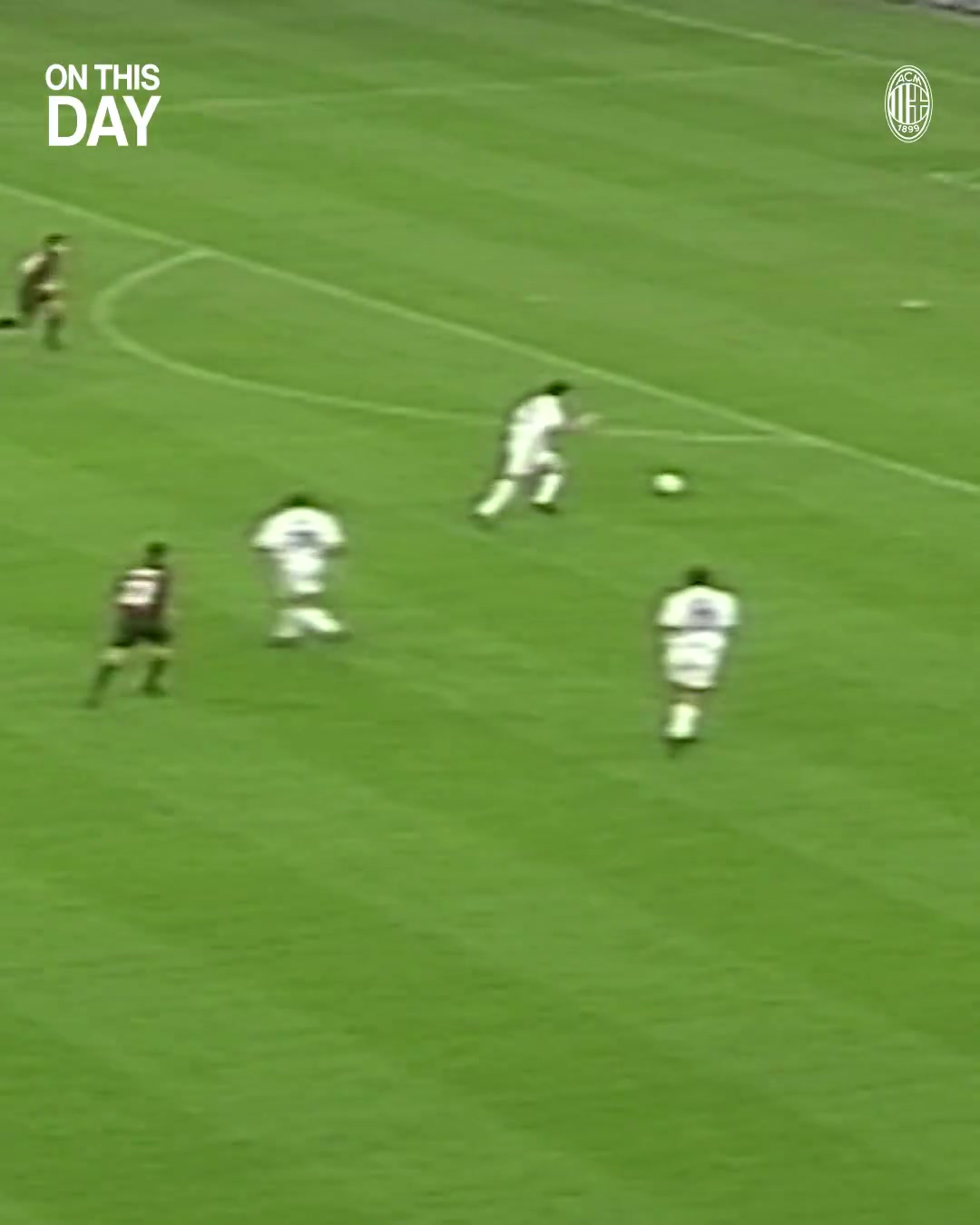 每個故事都有一個開始因扎吉為AC 米蘭打進了他的第一個進球