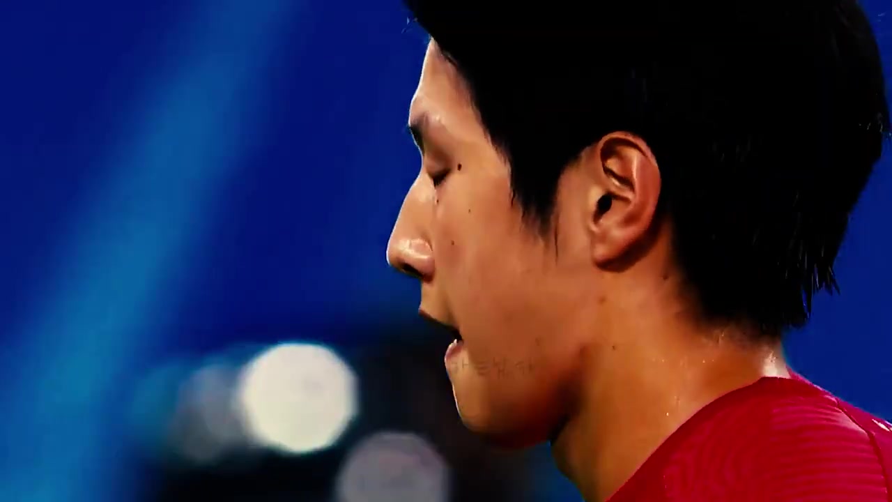 一戰(zhàn)成名當(dāng)年李剛?cè)蕦?duì)陣皇馬連過數(shù)人破門閃耀全場(chǎng)