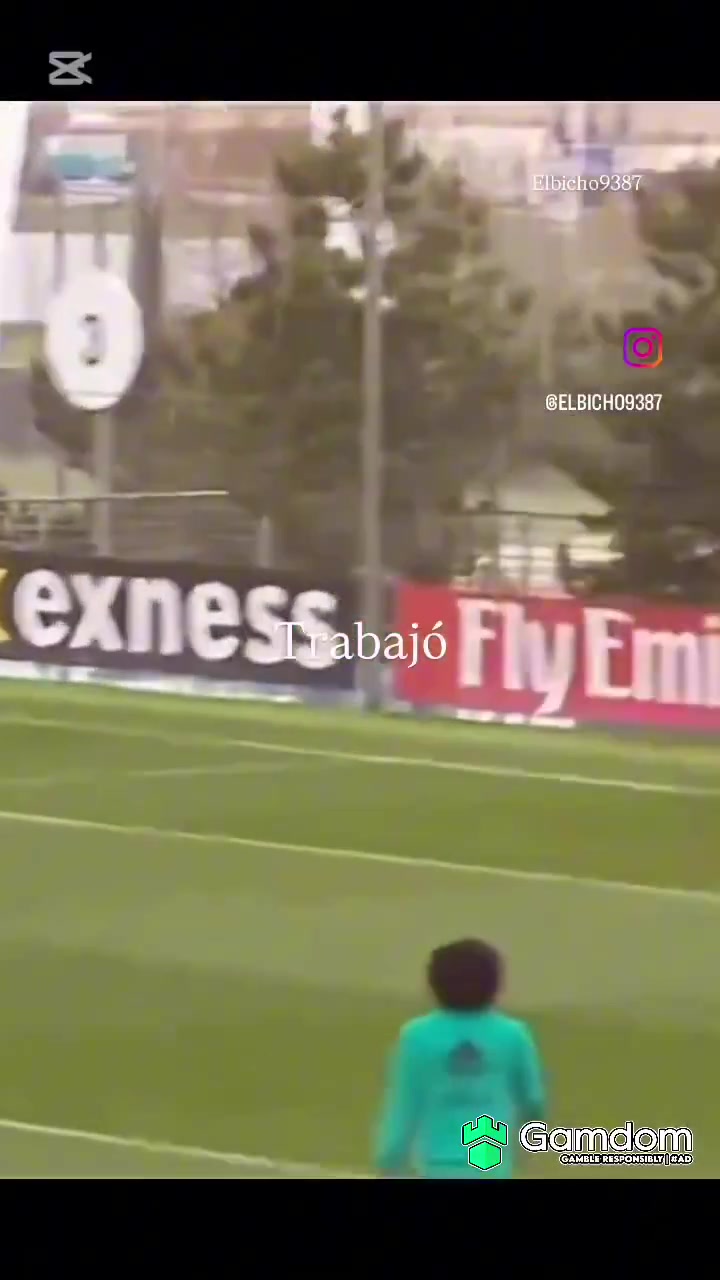 經(jīng)典并非偶然C羅與卡瓦哈爾在皇馬的訓練中就經(jīng)常練習倒鉤配合